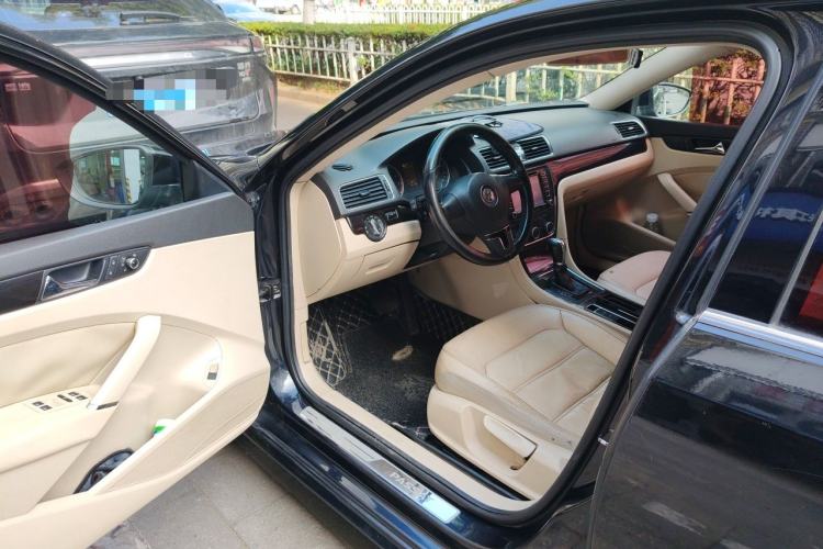 Used Volkswagen Passat 2011 1.8TSI Automatic Prestige Edition Driver Seat