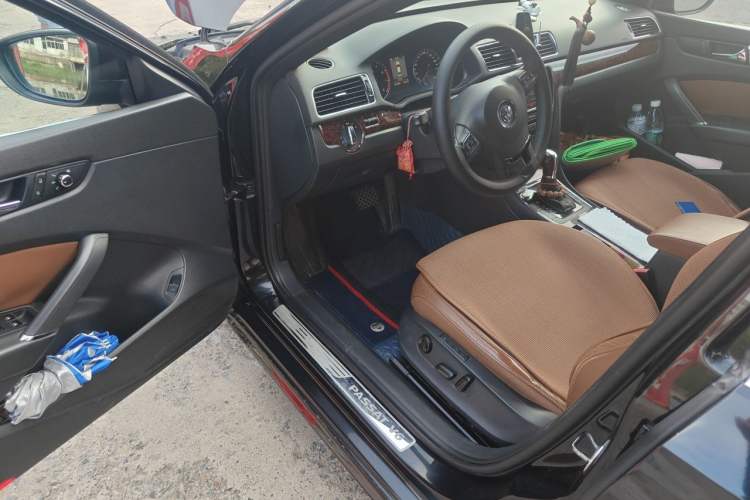 Used Volkswagen Passat 2011 3.0L V6 DSG Flagship Deluxe Edition Driver Seat