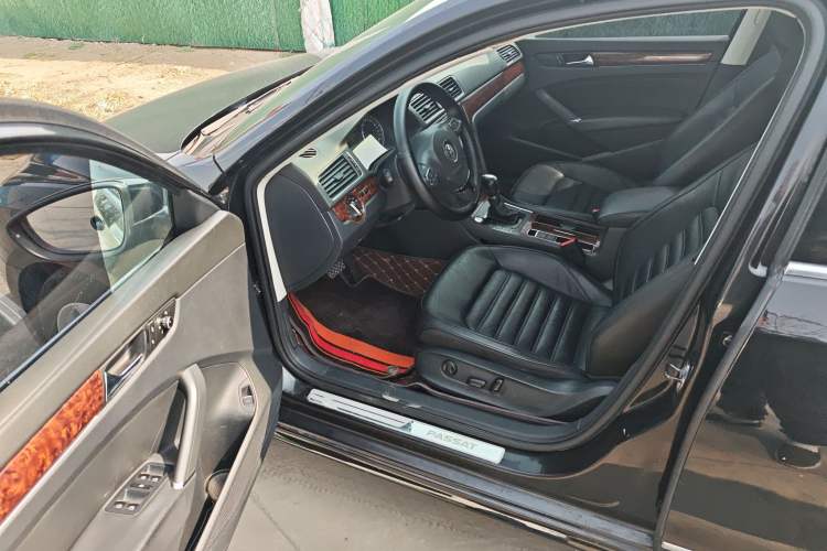 Used Volkswagen Passat 2011 1.8TSI DSG Prestige Edition Driver Seat