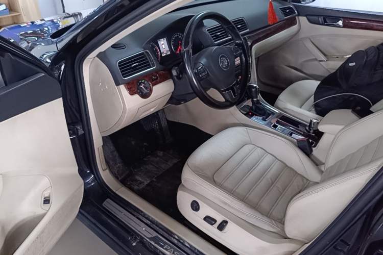 Used Volkswagen Passat 2011 2.0 TSI DSG Premium Edition Driver Seat