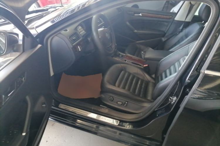 Used Volkswagen Passat 2011 1.8TSI DSG Prestige Edition Driver Seat