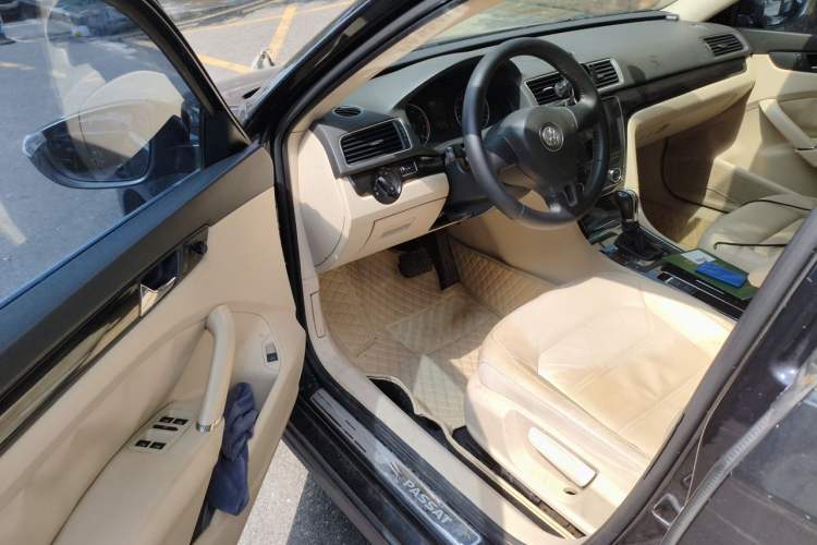 Used Volkswagen Passat 2011 1.8TSI Automatic Prestige Edition Driver Seat
