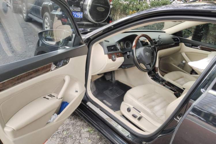 Used Volkswagen Passat 2011 2.0 TSI DSG Ultimate Edition Driver Seat