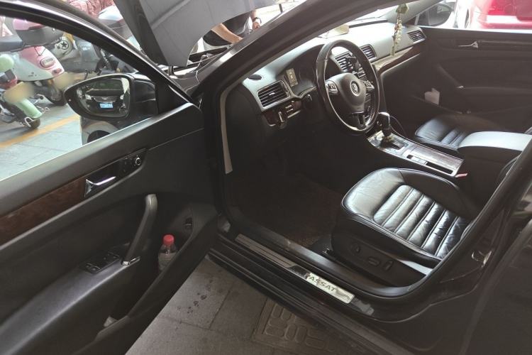 Used Volkswagen Passat 2011 2.0 TSI DSG Premium Edition Driver Seat