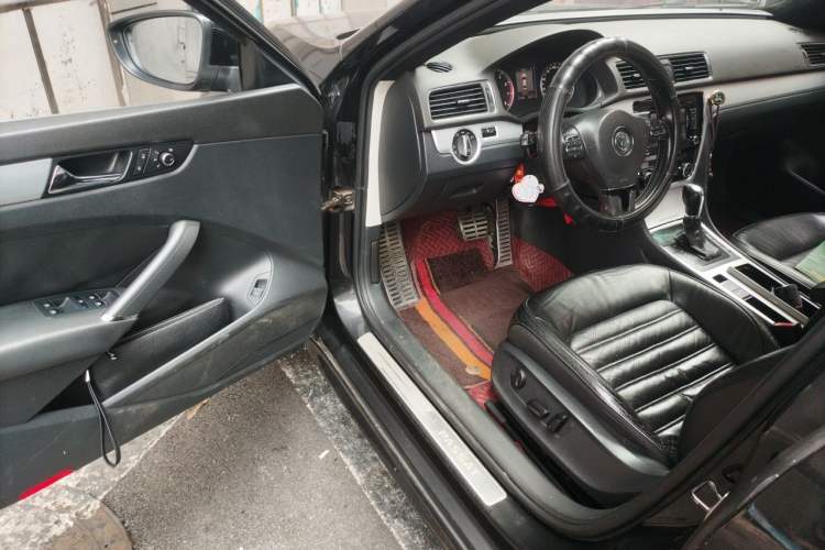 Used Volkswagen Passat 2011 1.8TSI DSG Prestige Edition Driver Seat