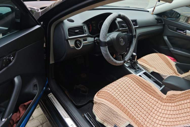 Used Volkswagen Passat 2011 1.8TSI Automatic Prestige Edition Driver Seat