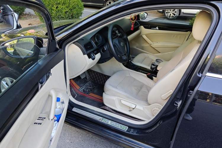 Used Volkswagen Passat 2011 1.8 TSI DSG Prestige Edition Driver Seat