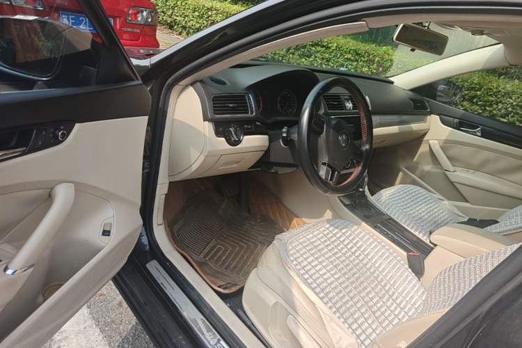 Used Volkswagen Passat 2011 1.8TSI Automatic Prestige Edition Driver Seat