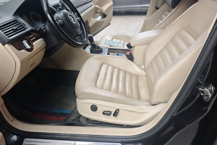 Used Volkswagen Passat 2011 1.8TSI DSG Prestige Edition Driver Seat