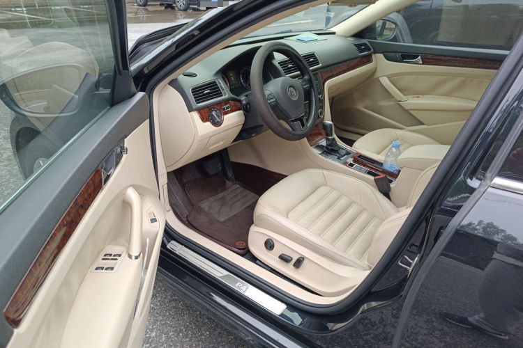Used Volkswagen Passat 2011 1.8TSI DSG Prestige Edition Driver Seat