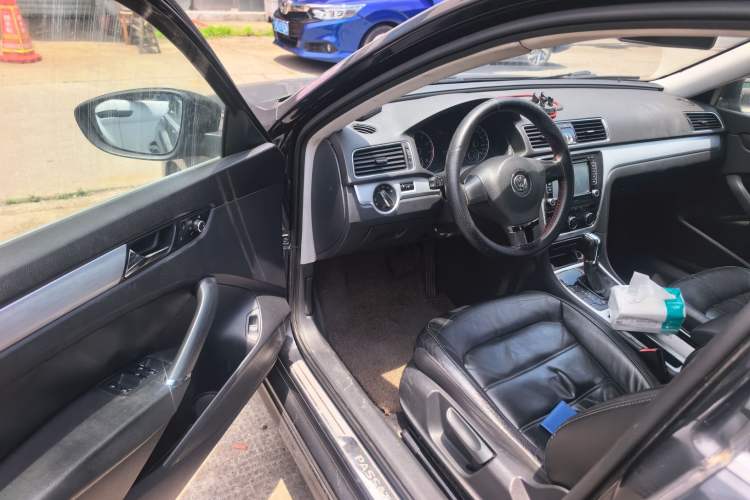 Used Volkswagen Passat 2011 1.8 TSI DSG Prestige Edition Driver Seat