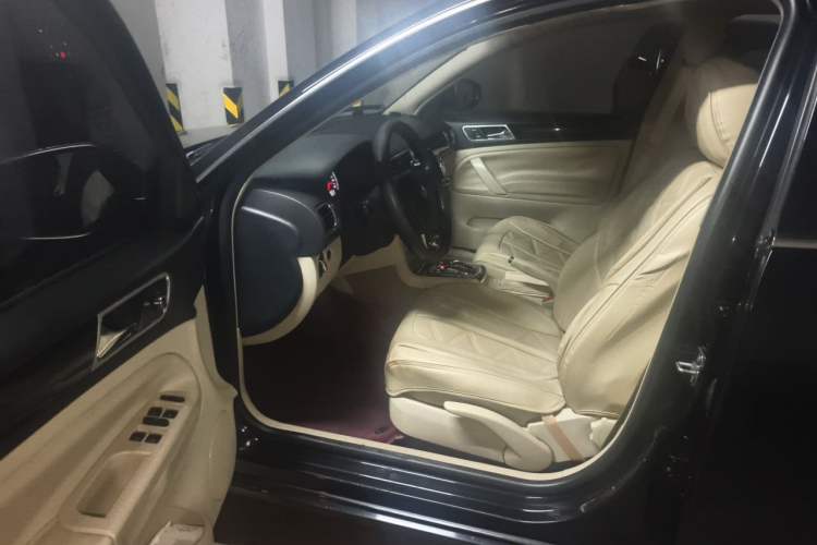 Used Volkswagen Passat 2011 1.8T Automatic Luxury Model Driver Seat