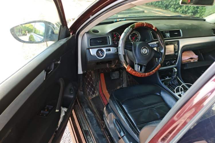Used Volkswagen Passat 2011 1.8TSI Automatic Prestige Edition Driver Seat