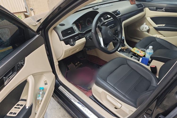 Used Volkswagen Passat 2011 1.8 TSI DSG Prestige Edition Driver Seat