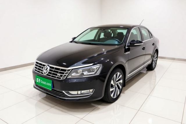 Ojetý Volkswagen Passat 2011 3.0L V6 DSG Flagship Edition
