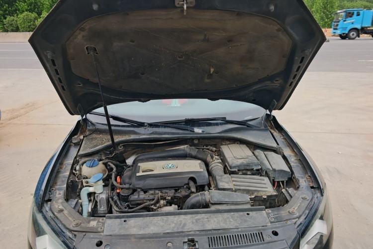 Used Volkswagen Passat 2011 1.8TSI Automatic Prestige Edition Engine Bay