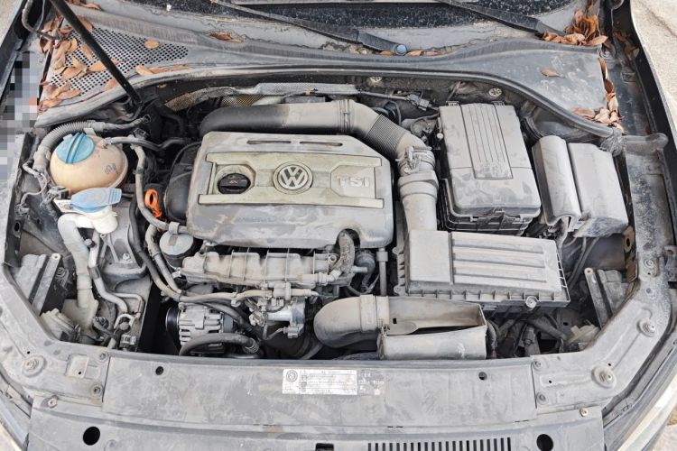Used Volkswagen Passat 2011 1.8TSI Automatic Prestige Edition Engine Bay