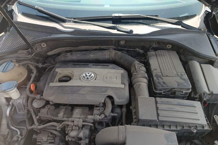Used Volkswagen Passat 2011 1.8TSI Automatic Prestige Edition Engine Bay