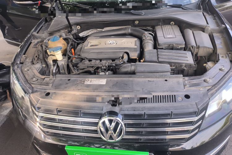 Used Volkswagen Passat 2011 1.8TSI DSG Prestige Edition Engine Bay