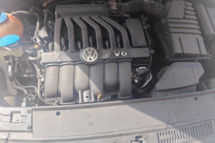 Used Volkswagen Passat 2011 3.0L V6 DSG Flagship Edition Engine Bay