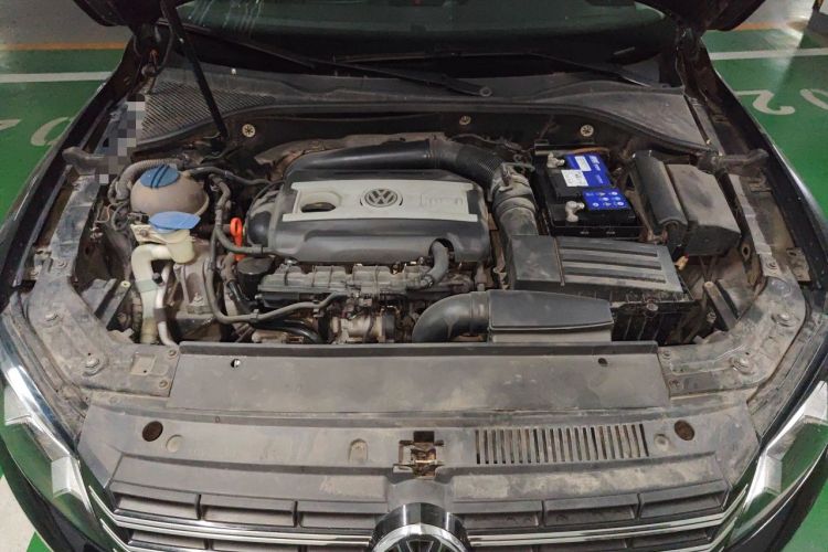 Used Volkswagen Passat 2011 1.8TSI Automatic Prestige Edition Engine Bay