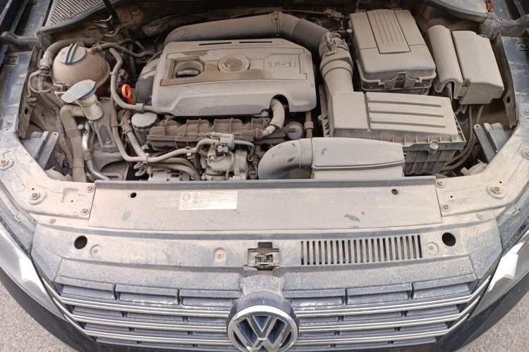 Used Volkswagen Passat 2011 1.8TSI Automatic Prestige Edition Engine Bay
