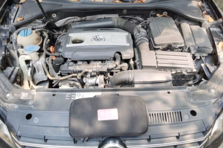 Used Volkswagen Passat 2011 1.8TSI Automatic Prestige Edition Engine Bay