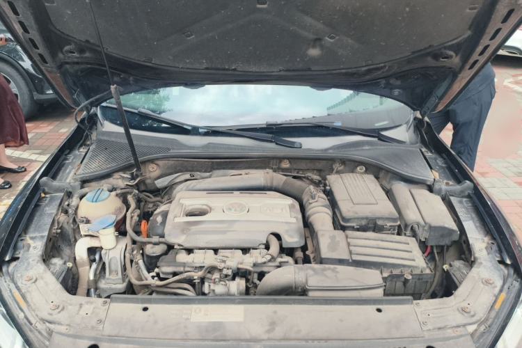 Used Volkswagen Passat 2011 1.8TSI DSG Prestige Edition Engine Bay