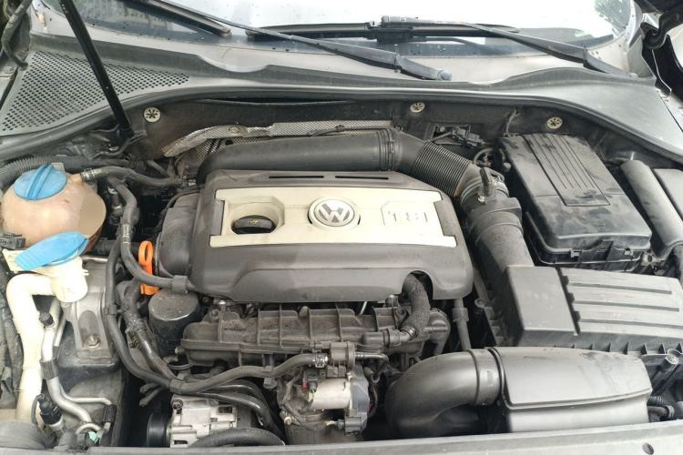 Used Volkswagen Passat 2011 1.8 TSI DSG Ultimate Edition Engine Bay