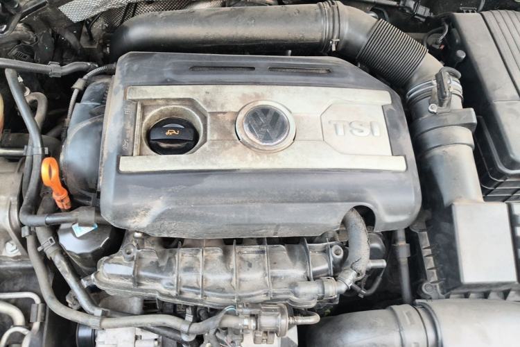 Used Volkswagen Passat 2011 1.8 TSI DSG Ultimate Edition Engine Bay