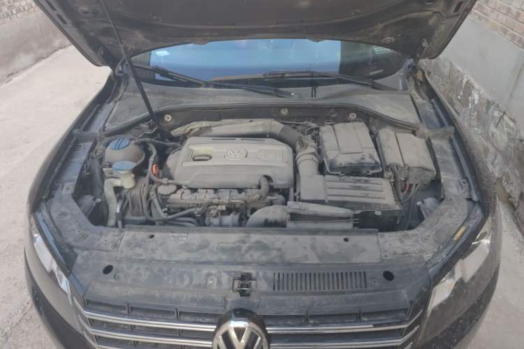 Used Volkswagen Passat 2011 2.0 TSI DSG Premium Edition Engine Bay