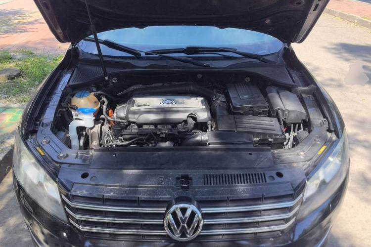 Used Volkswagen Passat 2011 1.8TSI DSG Prestige Edition Engine Bay