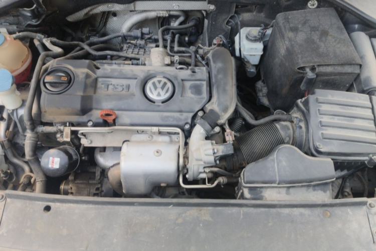Used Volkswagen Passat 2011 1.4 TSI Manual Luxury Edition Engine Bay