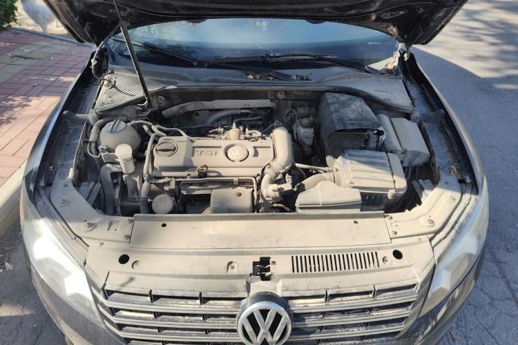 Used Volkswagen Passat 2011 1.4 TSI Manual Luxury Edition Engine Bay