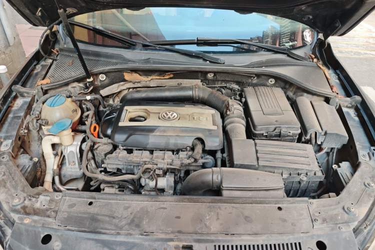 Used Volkswagen Passat 2011 1.8TSI DSG Prestige Edition Engine Bay