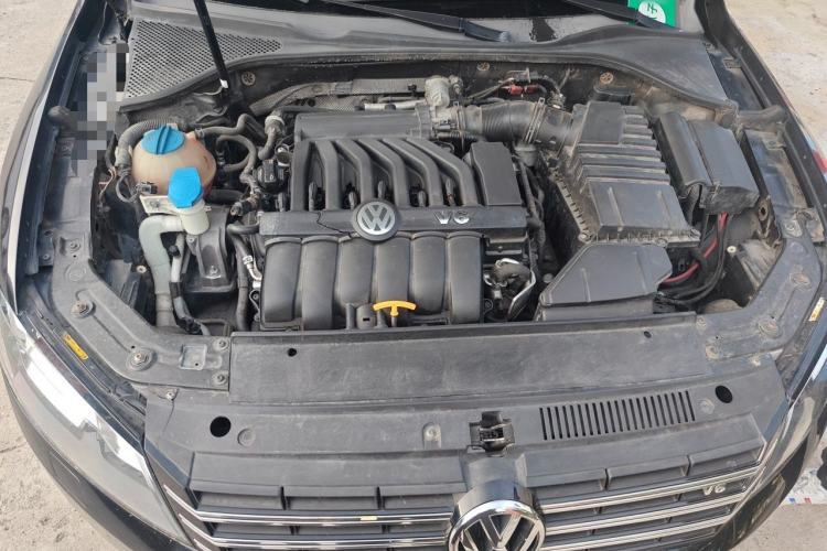 Used Volkswagen Passat 2011 3.0L V6 DSG Flagship Deluxe Edition Engine Bay