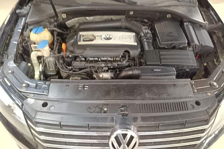 Used Volkswagen Passat 2011 2.0 TSI DSG Premium Edition Engine Bay