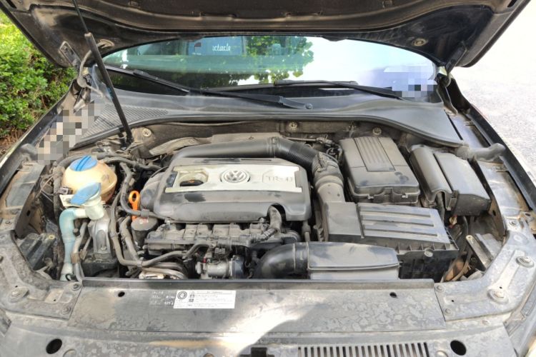 Used Volkswagen Passat 2011 1.8TSI Automatic Prestige Edition Engine Bay
