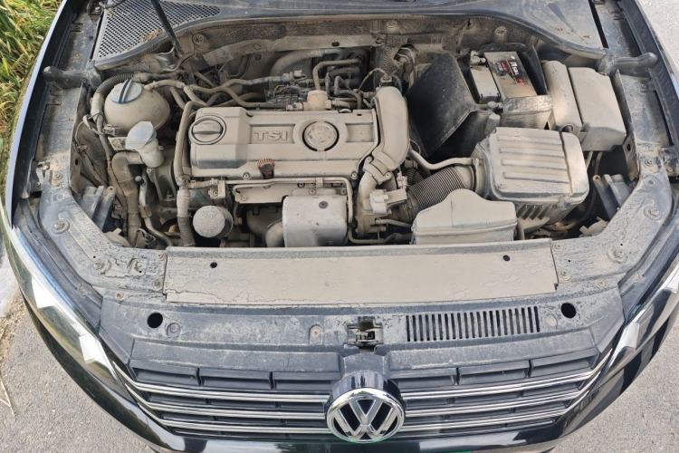 Used Volkswagen Passat 2011 1.4 TSI Manual Luxury Edition Engine Bay