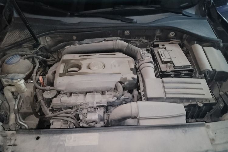 Used Volkswagen Passat 2011 1.8 TSI DSG Prestige Edition Engine Bay