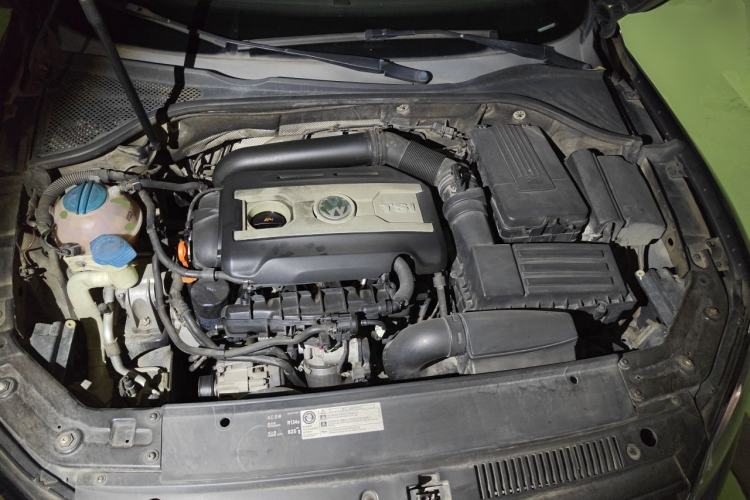 Used Volkswagen Passat 2011 1.8 TSI DSG Prestige Edition Engine Bay