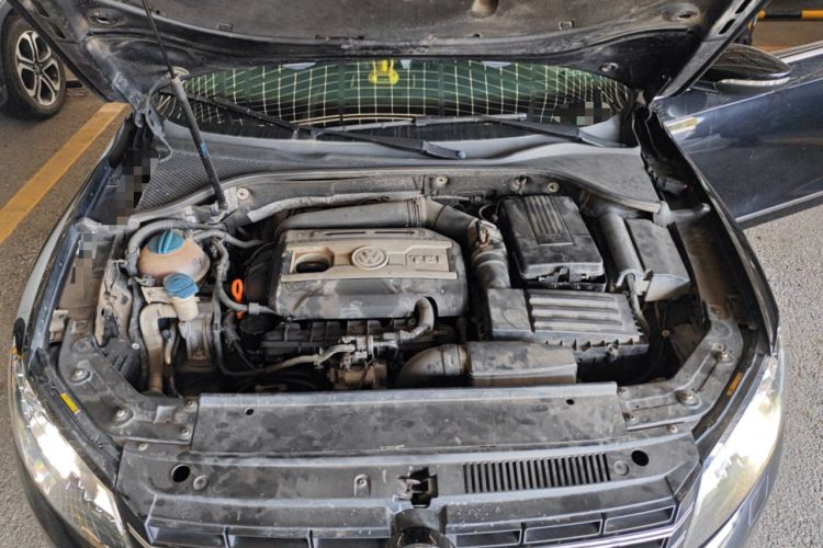Used Volkswagen Passat 2011 1.8TSI DSG Prestige Edition Engine Bay