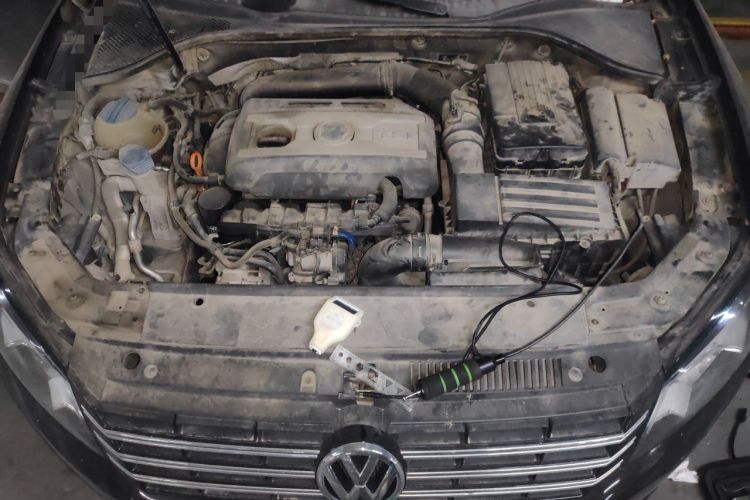 Used Volkswagen Passat 2011 1.8TSI Automatic Prestige Edition Engine Bay