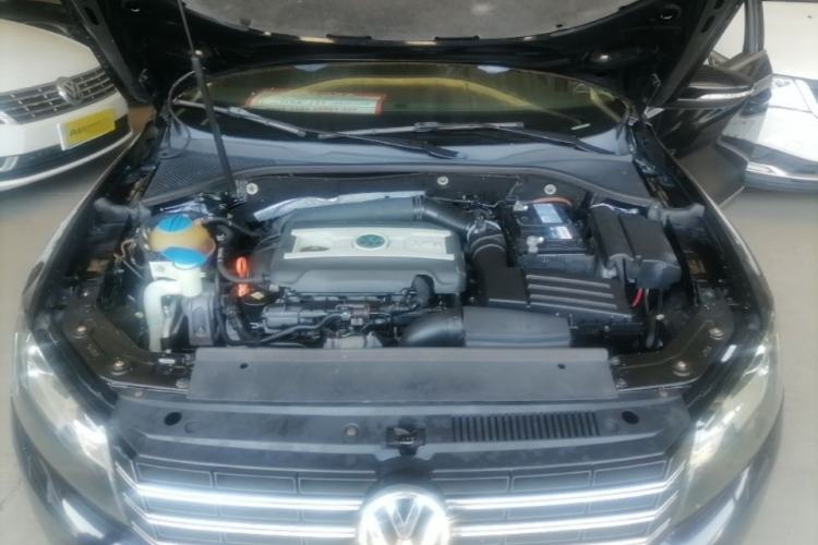 Used Volkswagen Passat 2011 1.8TSI DSG Prestige Edition Engine Bay