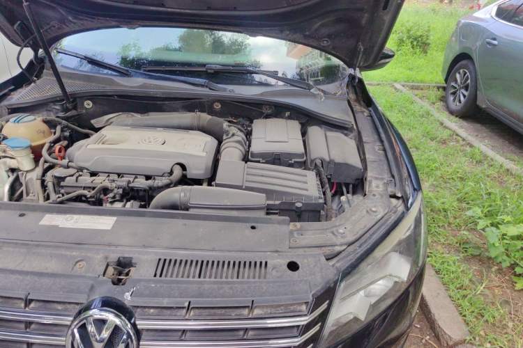 Used Volkswagen Passat 2011 1.8TSI Automatic Prestige Edition Engine Bay Left