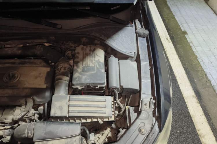 Used Volkswagen Passat 2011 1.8TSI Automatic Prestige Edition Engine Bay Left