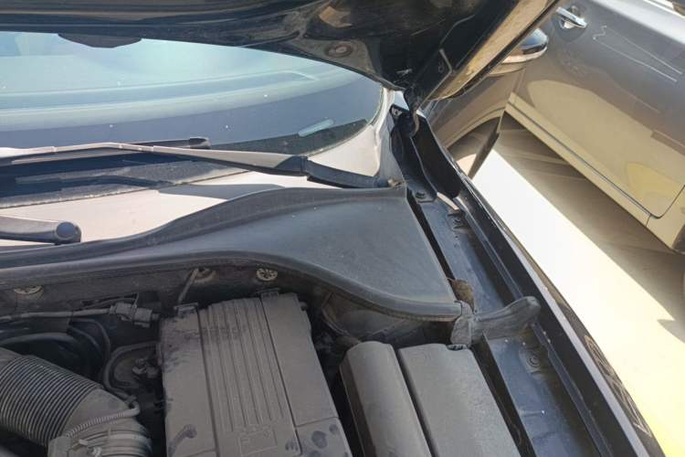Used Volkswagen Passat 2011 1.8TSI Automatic Prestige Edition Engine Bay Left