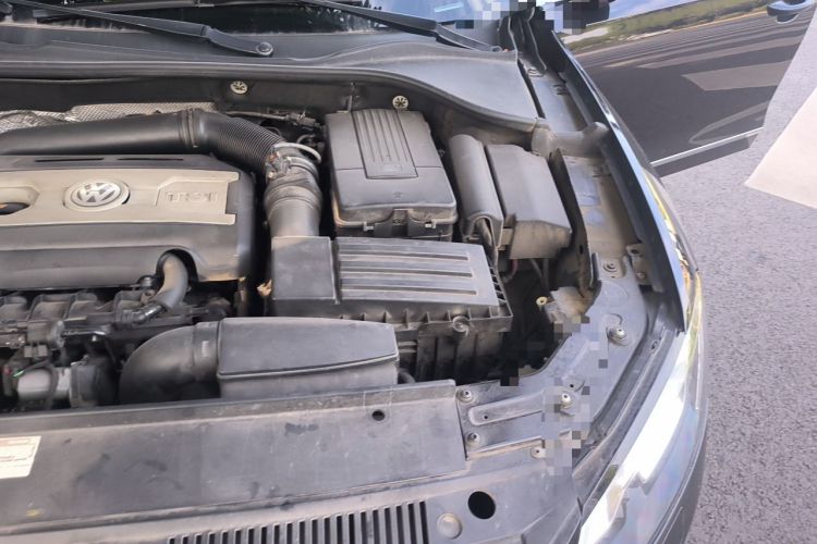 Used Volkswagen Passat 2011 1.8TSI DSG Prestige Edition Engine Bay Left