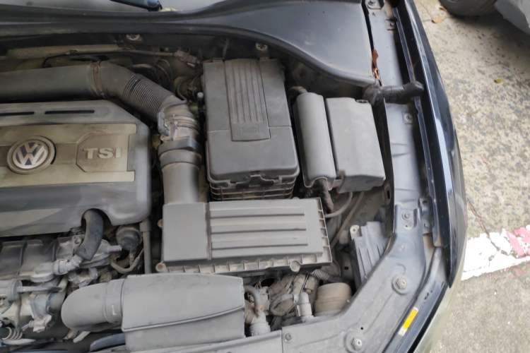 Used Volkswagen Passat 2011 1.8 TSI DSG Ultimate Edition Engine Bay Left