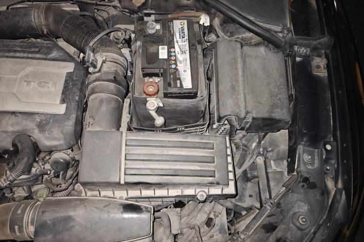 Used Volkswagen Passat 2011 1.8 TSI DSG Prestige Edition Engine Bay Left